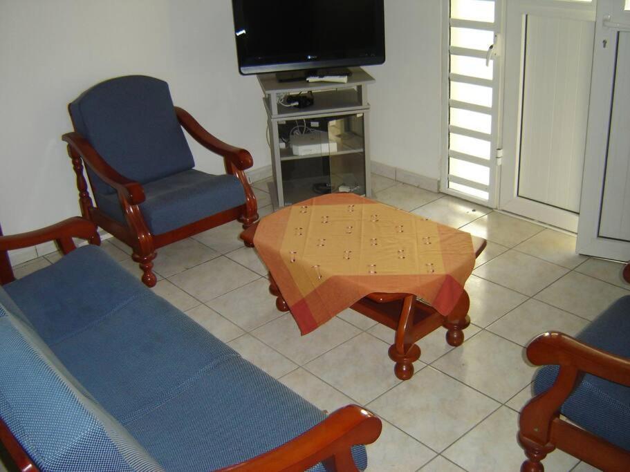 Charmant Appartement Verdoyant Le Morne-Vert Bagian luar foto